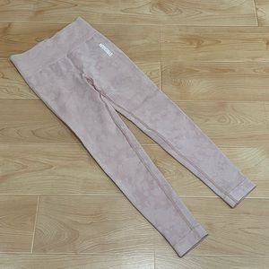 Gymshark Light Pink Adapt Camo Seamless Leggings w/ Scrunch